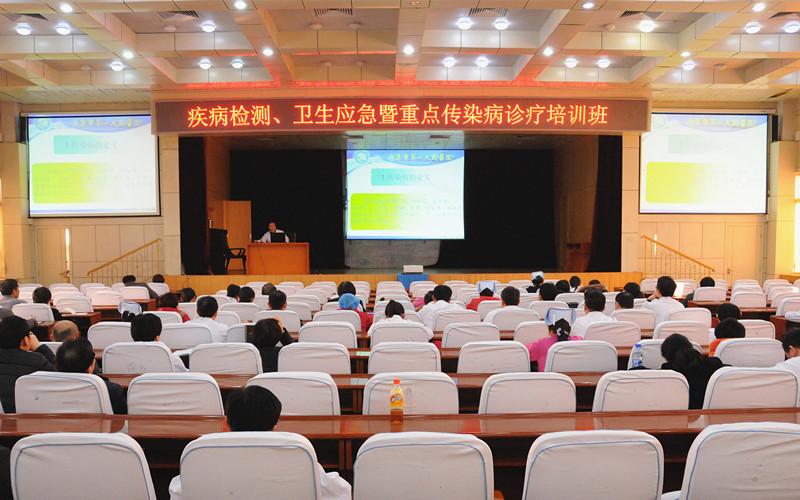 COVID-19 数据集：症状发作与确诊病例