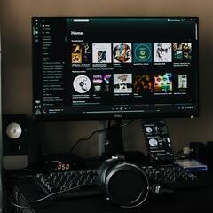 Spotify热门歌曲每日排名数据集
